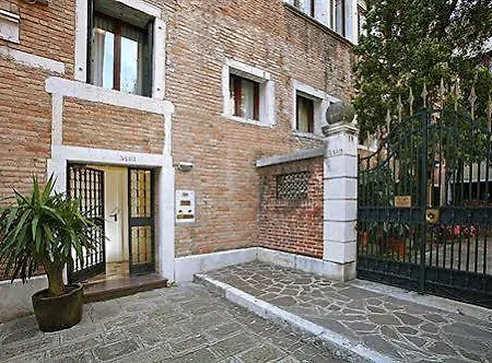 Ca' Lucatello Townhouse * Velence