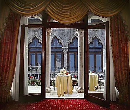아파트 Ca' Lucatello Townhouse *